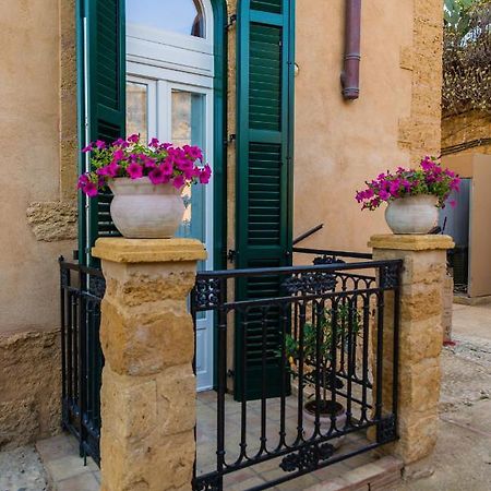 A Casa Di Mammi Nella Valle Dei Templi อากริเจนโต ภายนอก รูปภาพ